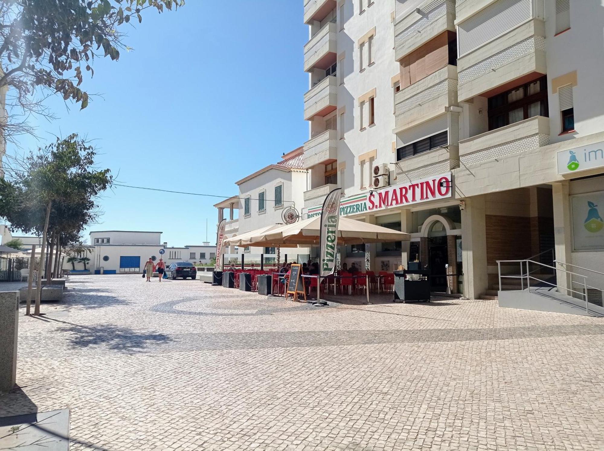 Casino Blu: 50M To Beach, In Town Center Армасан-де-Пера Экстерьер фото