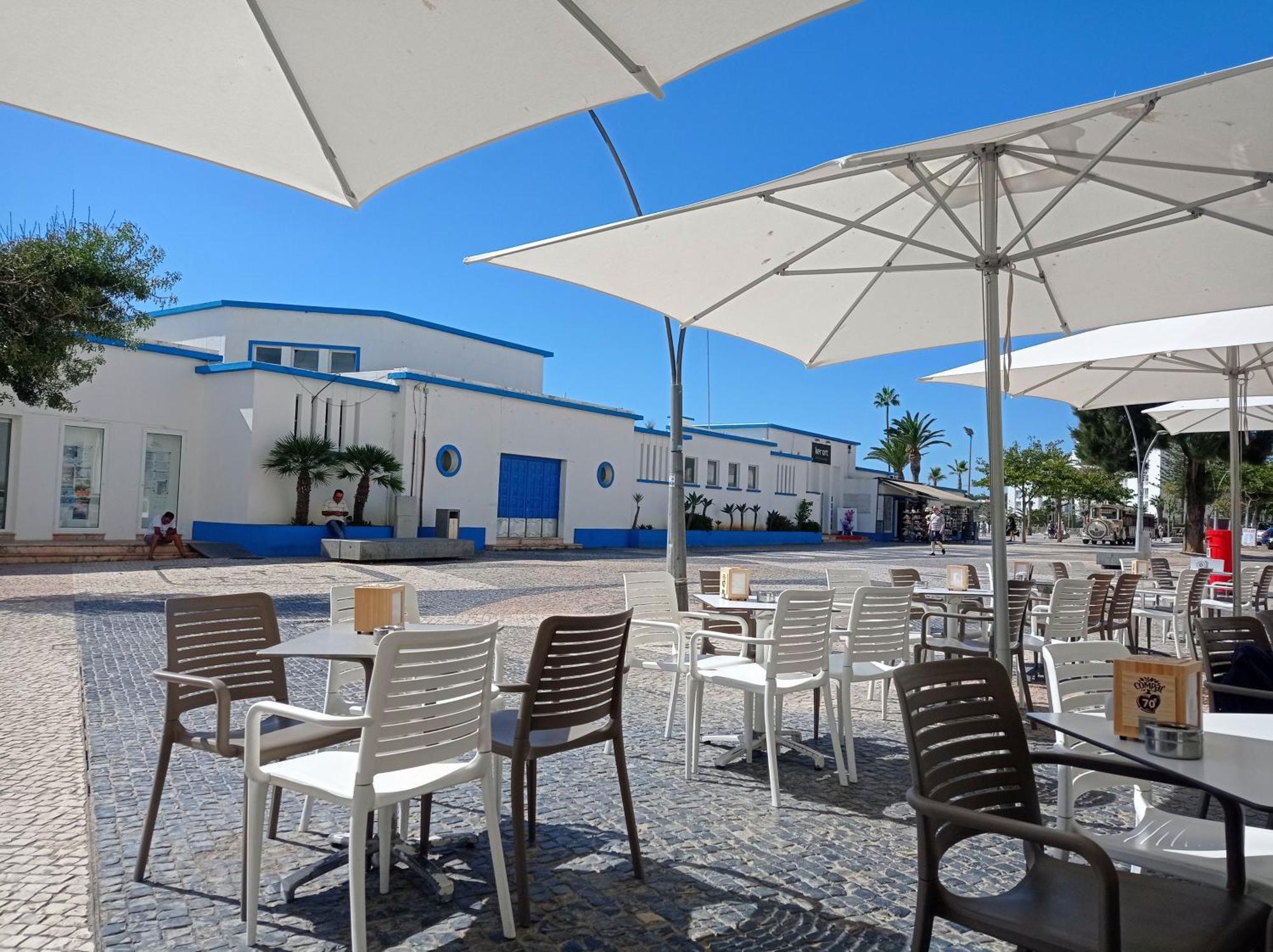 Casino Blu: 50M To Beach, In Town Center Армасан-де-Пера Экстерьер фото